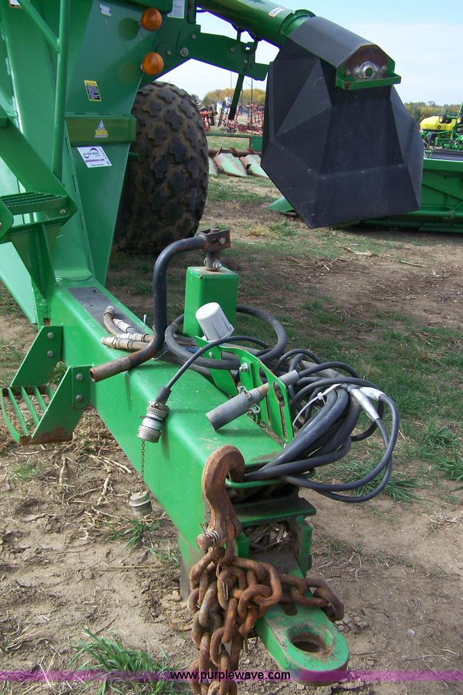 image for item D8577 1999 John Deere 1860 36' air seeder