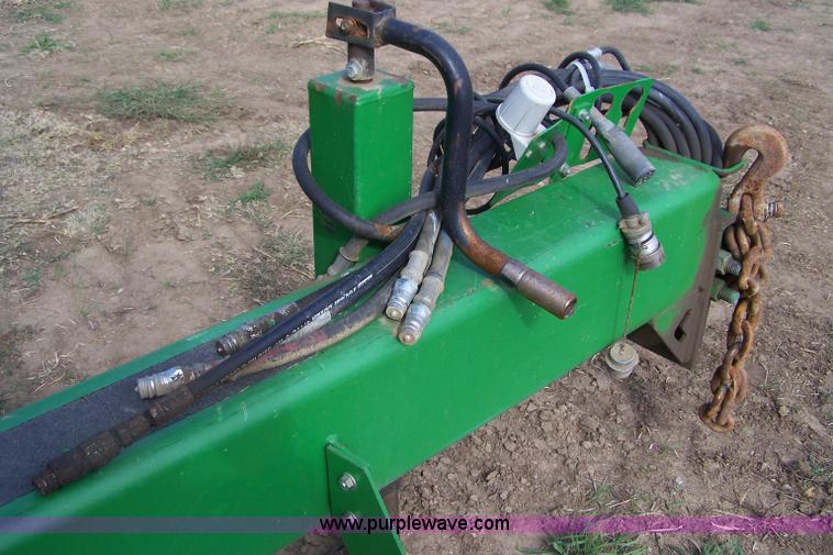 image for item D8577 1999 John Deere 1860 36' air seeder
