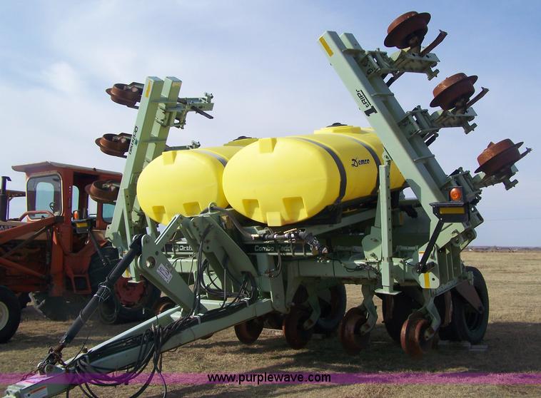image for item D8590 Orthman 1tRIPr 12 row strip-till system