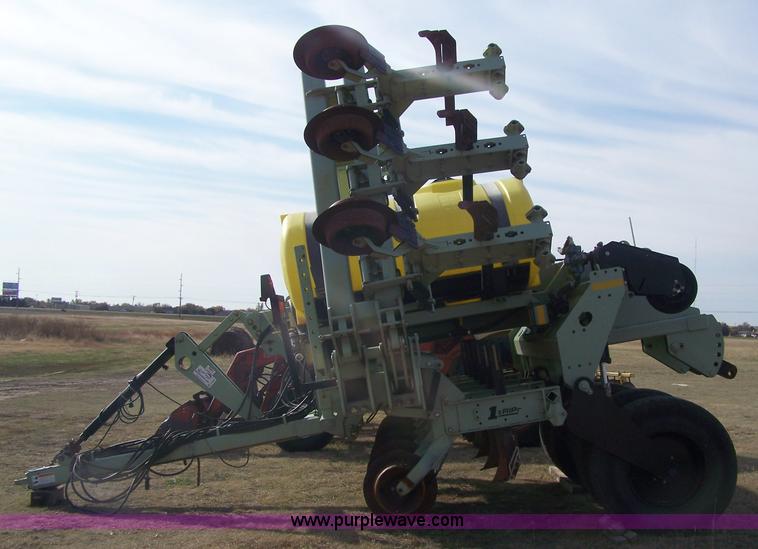 image for item D8590 Orthman 1tRIPr 12 row strip-till system