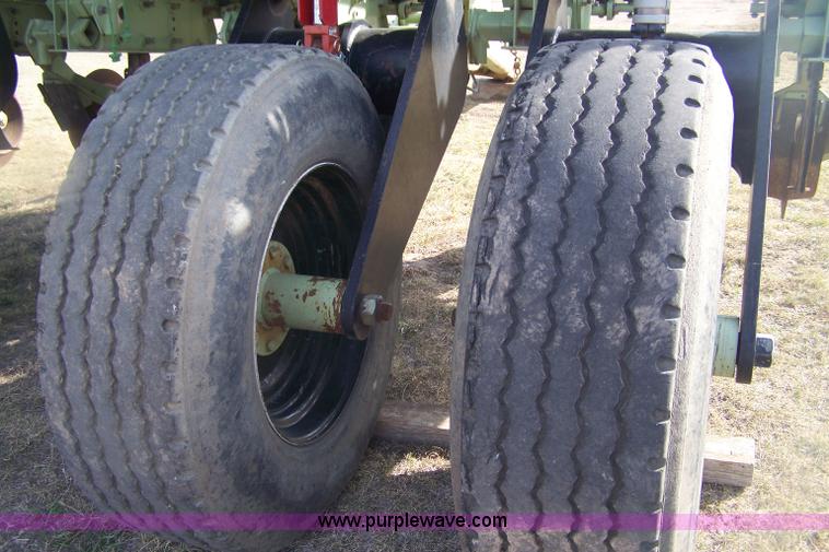 image for item D8590 Orthman 1tRIPr 12 row strip-till system