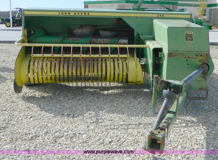 image for item D8612 1980 John Deere 346 square baler