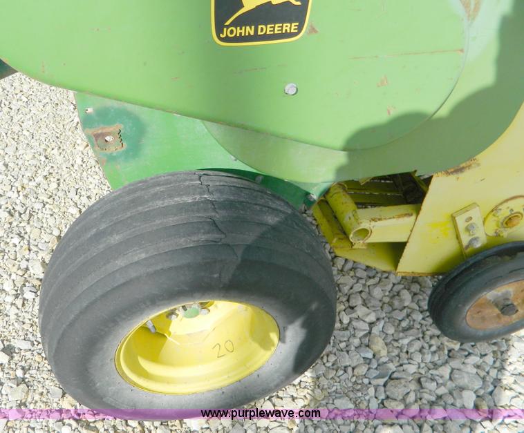 image for item D8612 1980 John Deere 346 square baler