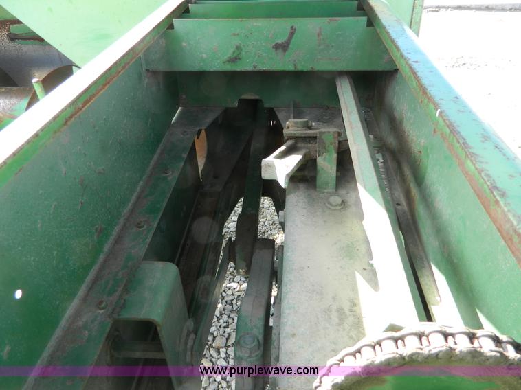 image for item D8612 1980 John Deere 346 square baler