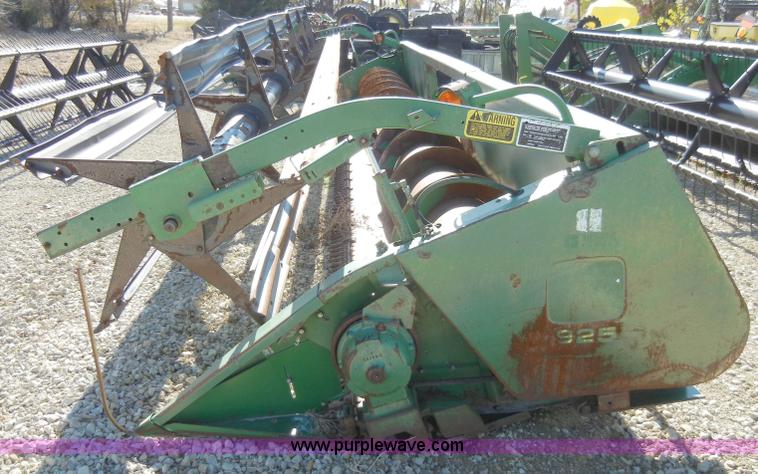image for item H9046 John Deere 925 rigid platform header