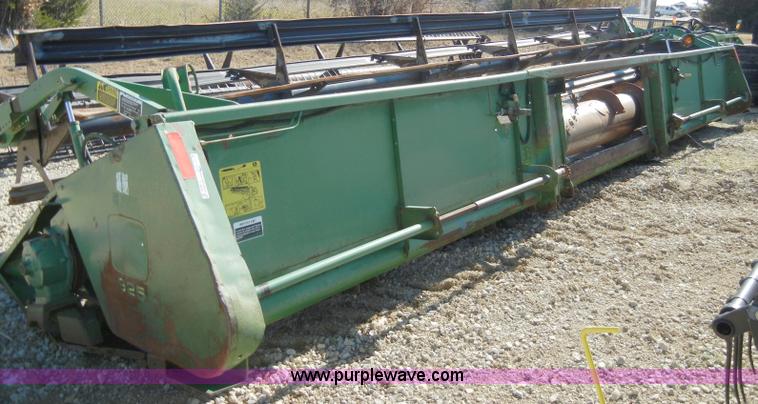 image for item H9046 John Deere 925 rigid platform header