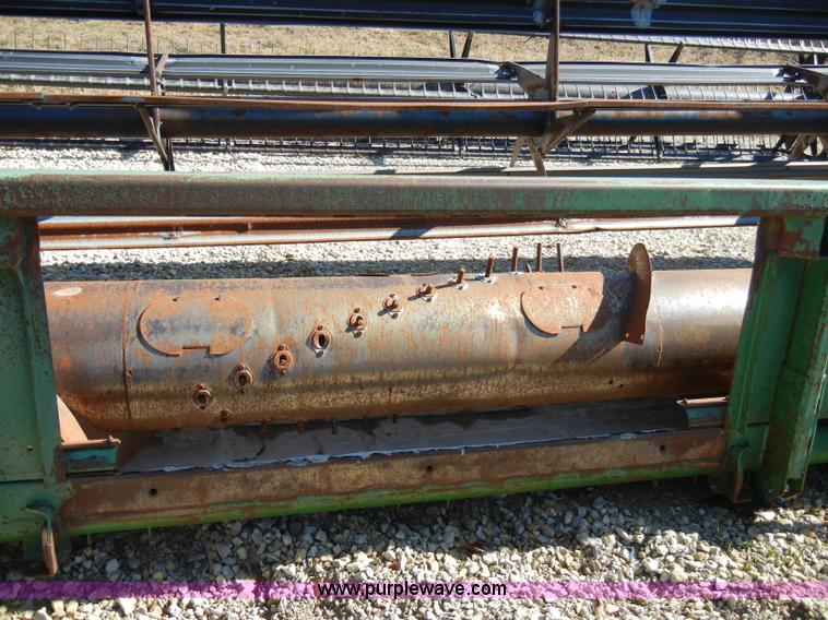 image for item H9046 John Deere 925 rigid platform header