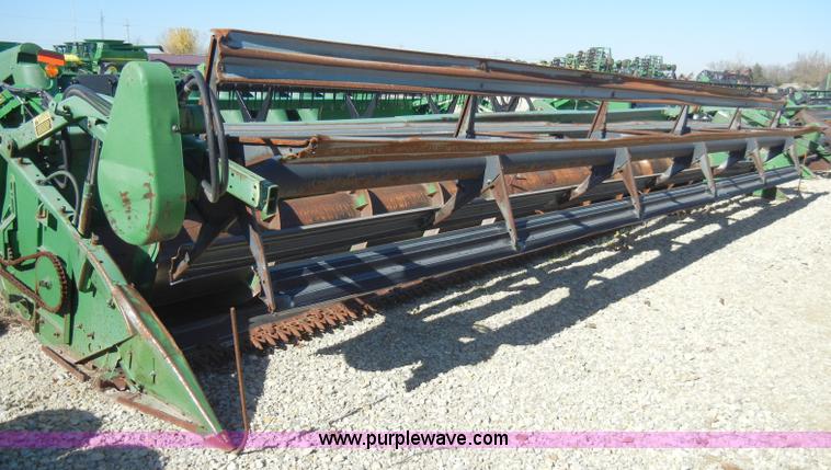 image for item H9046 John Deere 925 rigid platform header