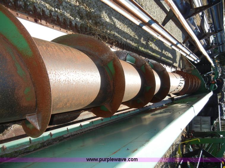 image for item H9046 John Deere 925 rigid platform header