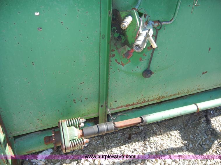 image for item H9046 John Deere 925 rigid platform header