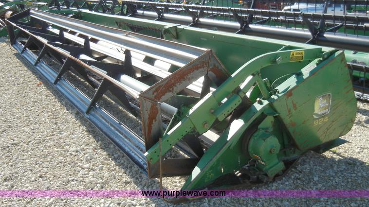 image for item H9047 John Deere 924 rigid platform header
