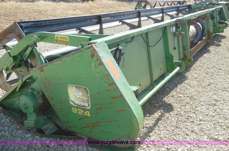 image for item H9047 John Deere 924 rigid platform header