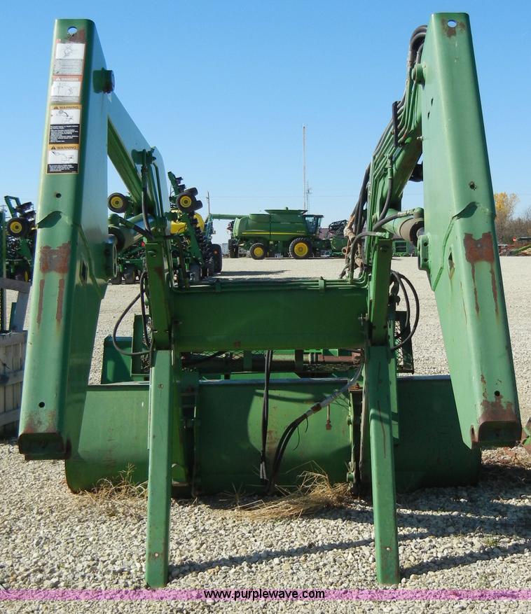 image for item H9048 John Deere 740 tractor loader