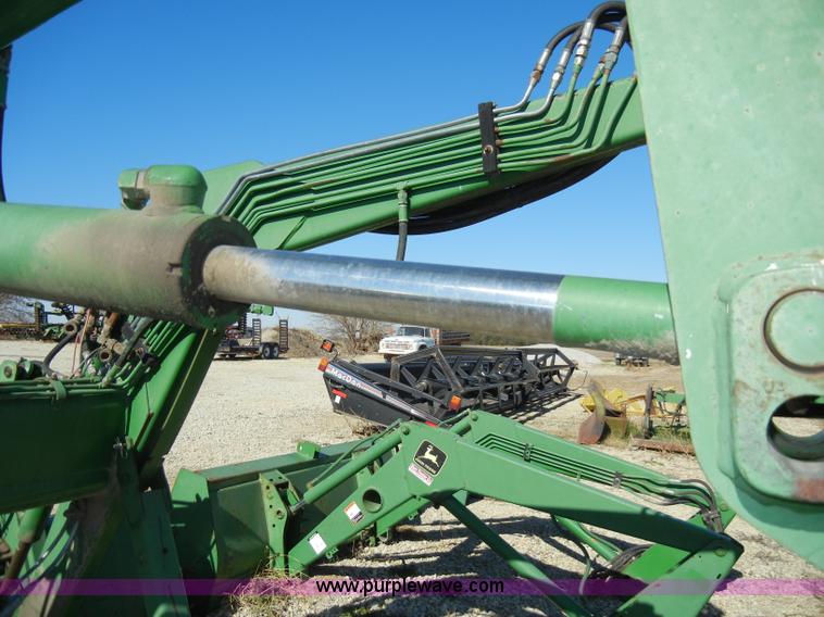 image for item H9048 John Deere 740 tractor loader