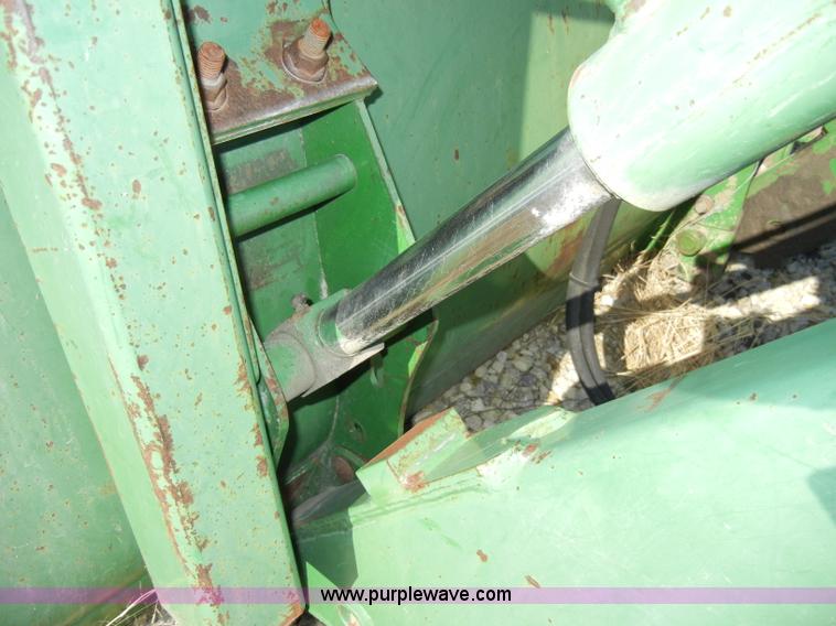image for item H9048 John Deere 740 tractor loader