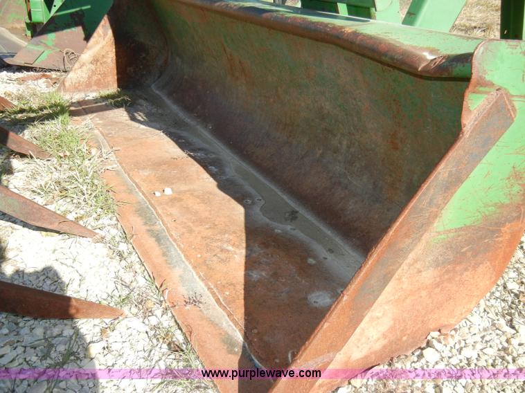 image for item H9048 John Deere 740 tractor loader