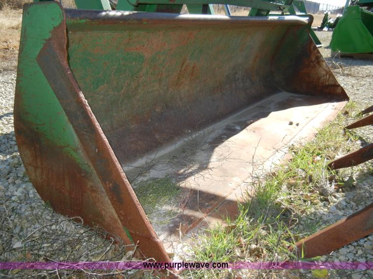 image for item H9048 John Deere 740 tractor loader