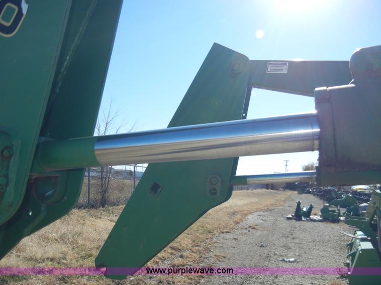 image for item H9048 John Deere 740 tractor loader