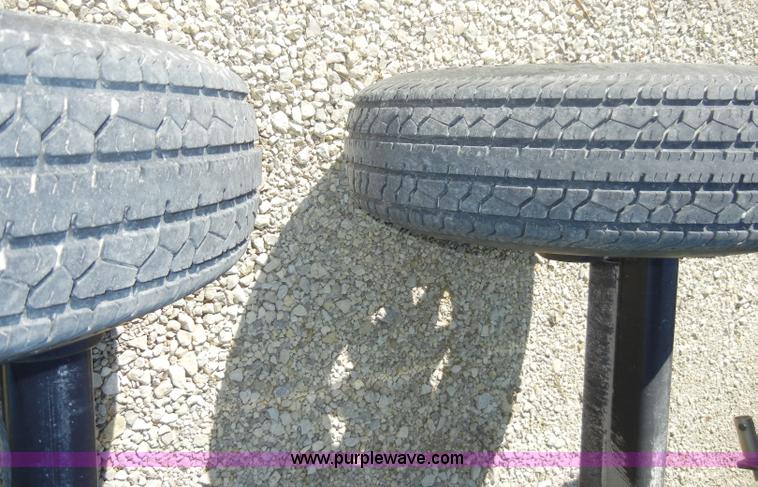 image for item H9052 2009 Unverferth RoadRunner 38' header trailer