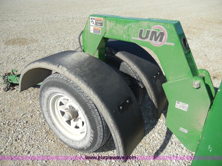 image for item H9052 2009 Unverferth RoadRunner 38' header trailer