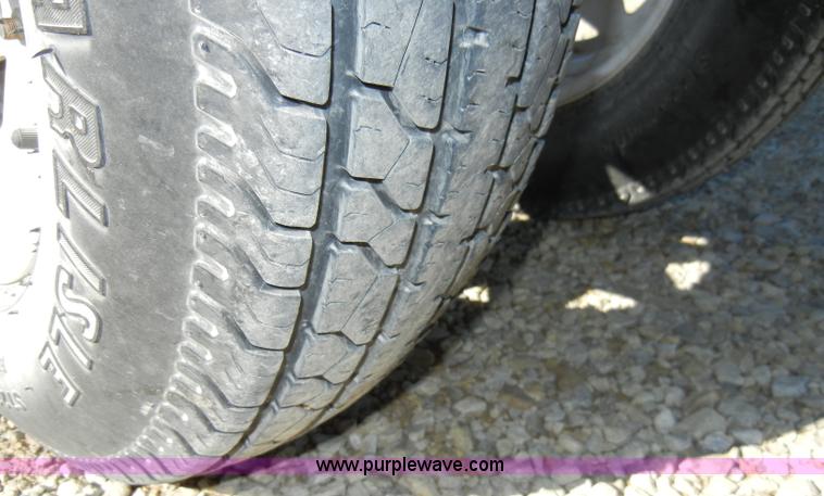 image for item H9052 2009 Unverferth RoadRunner 38' header trailer