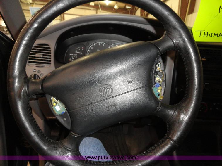 image for item A3193 2001 Mercury Mountaineer SUV