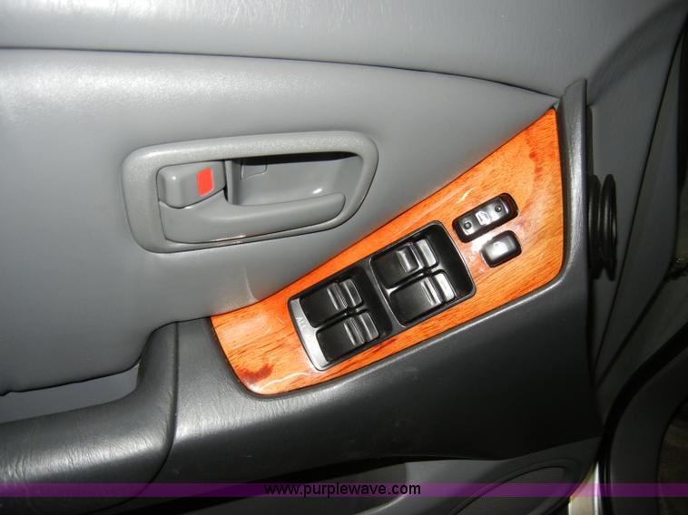 image for item A3328 1999 Lexus RX300 SUV