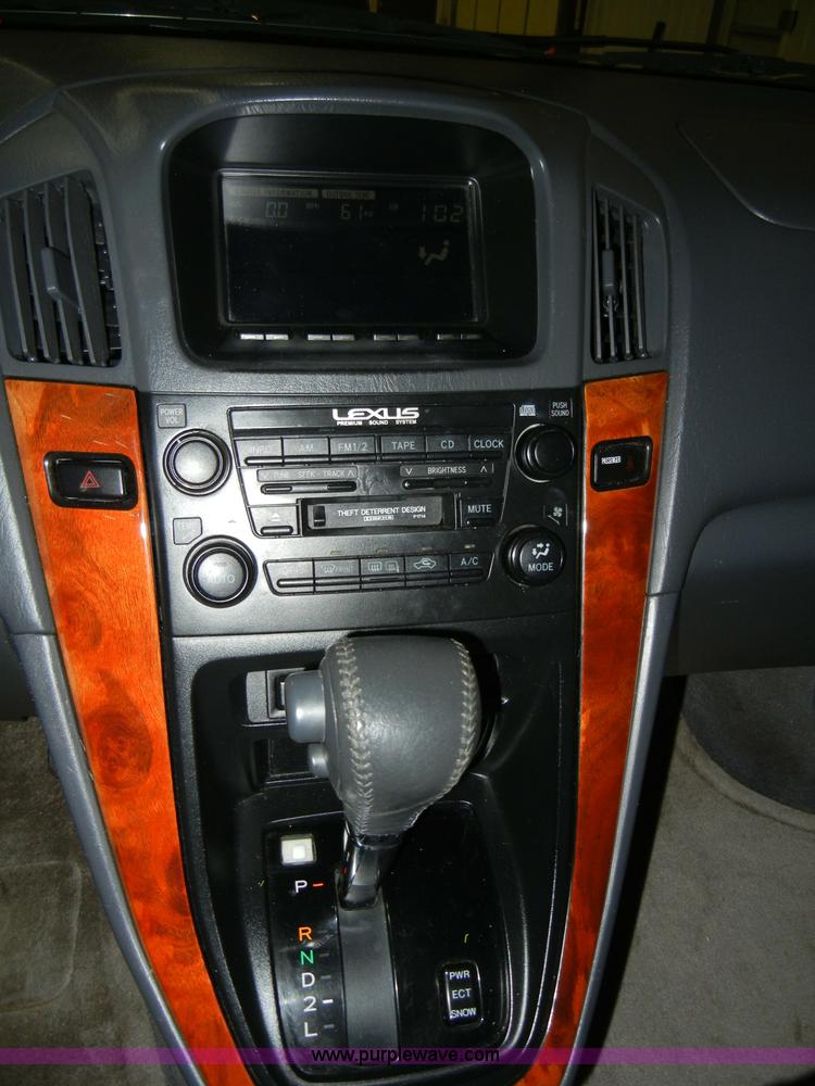 image for item A3328 1999 Lexus RX300 SUV