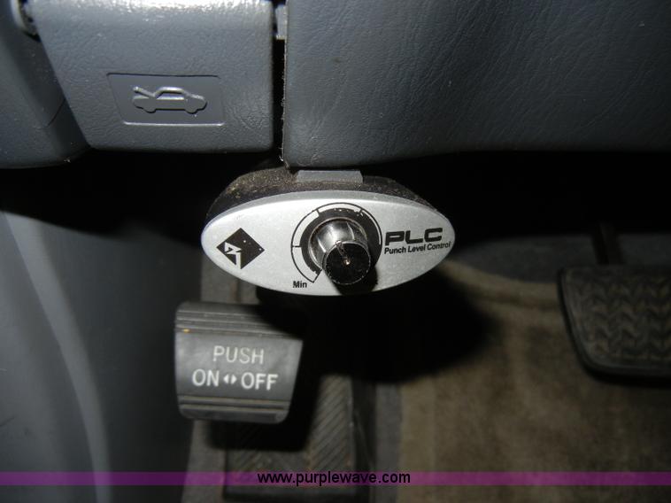 image for item A3328 1999 Lexus RX300 SUV