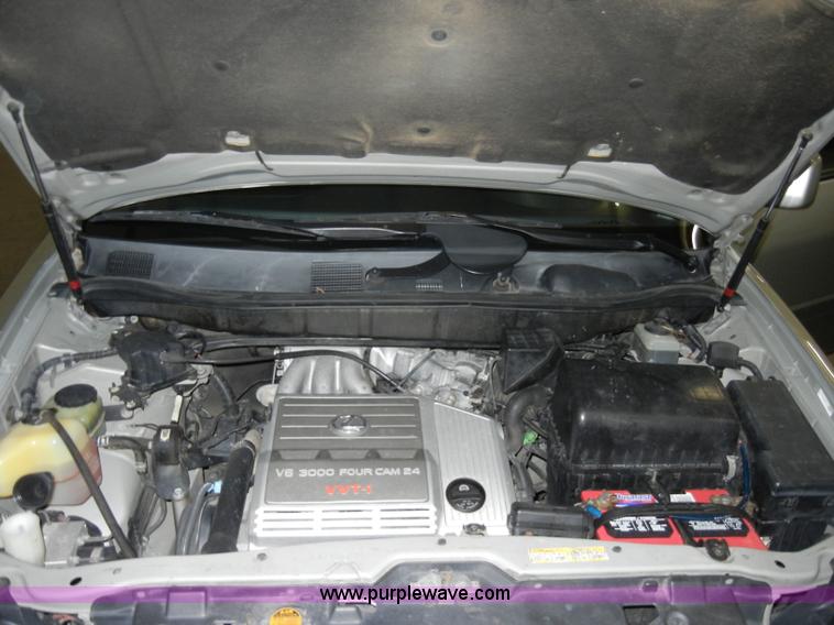 image for item A3328 1999 Lexus RX300 SUV