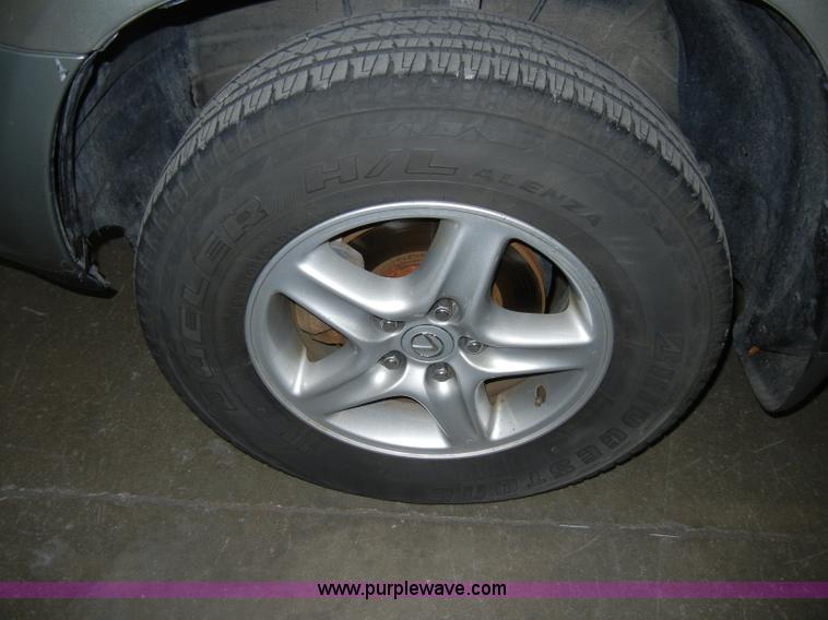 image for item A3328 1999 Lexus RX300 SUV