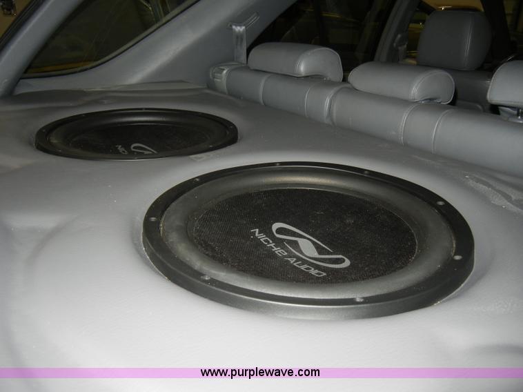 image for item A3328 1999 Lexus RX300 SUV