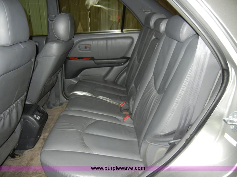 image for item A3328 1999 Lexus RX300 SUV