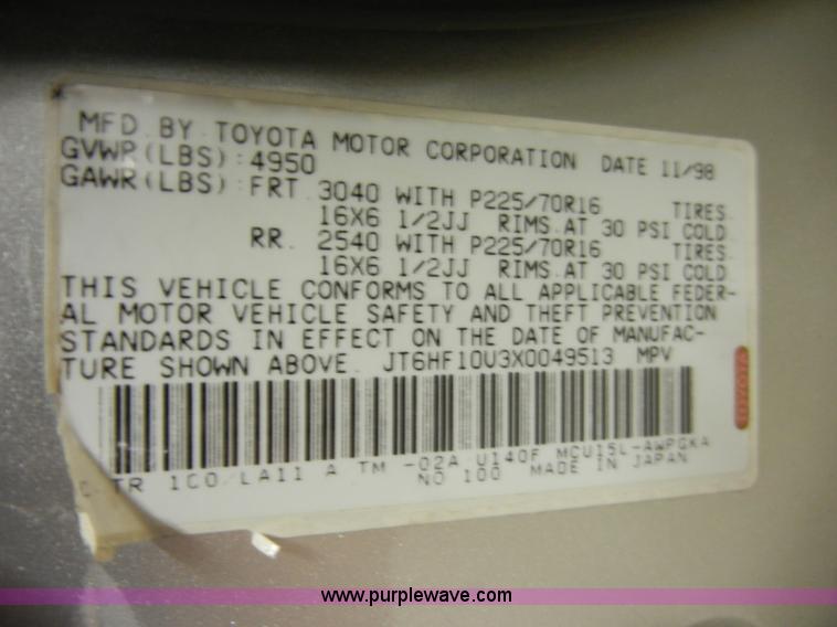 image for item A3328 1999 Lexus RX300 SUV