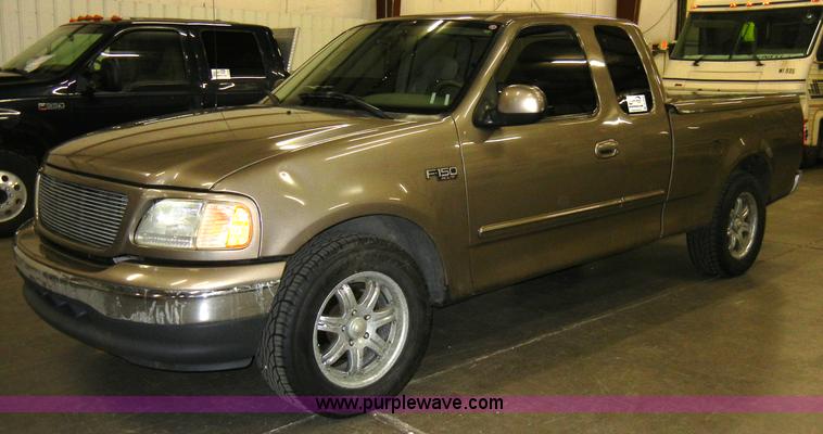 image for item A3330 2003 Ford F150 XLT super cab pickup truck