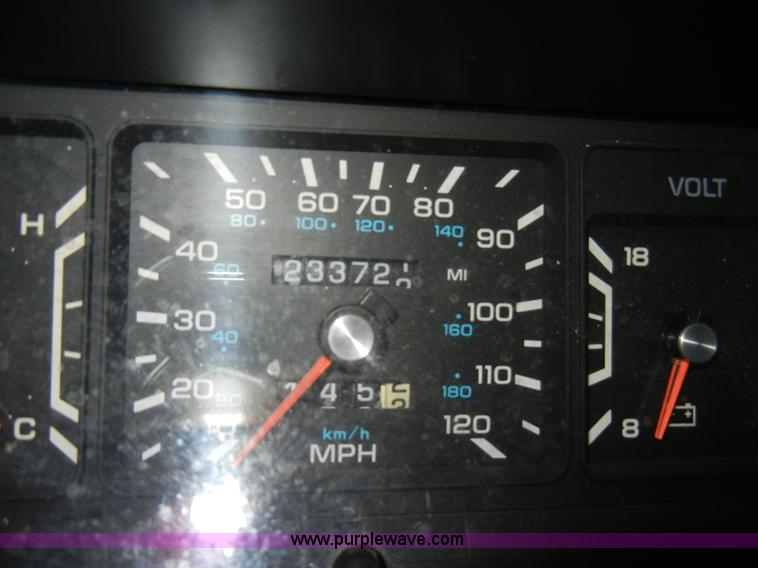 image for item A3332 1993 Chrysler New Yorker Salon