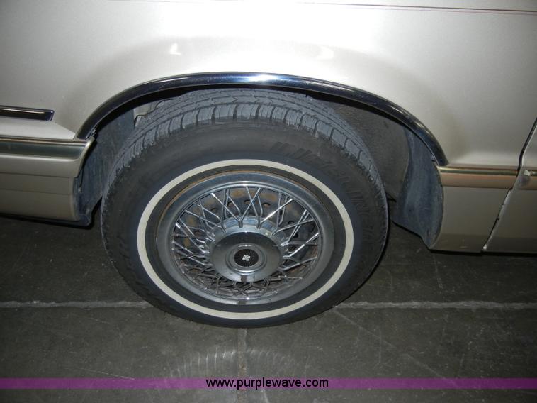 image for item A3332 1993 Chrysler New Yorker Salon