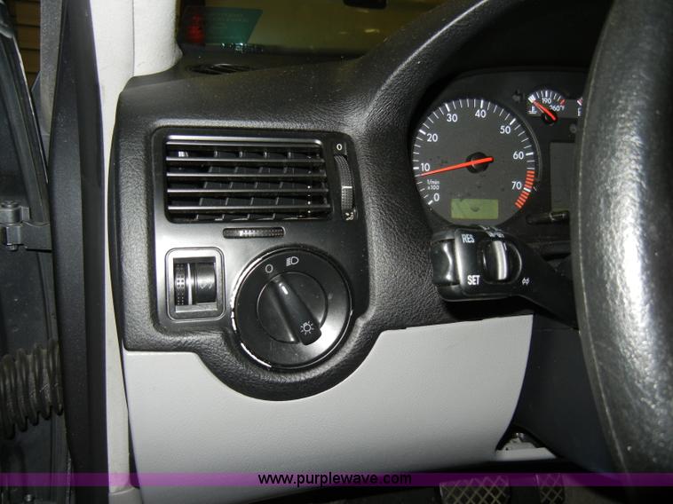 image for item A3334 2003 Volkswagen Jetta GLS