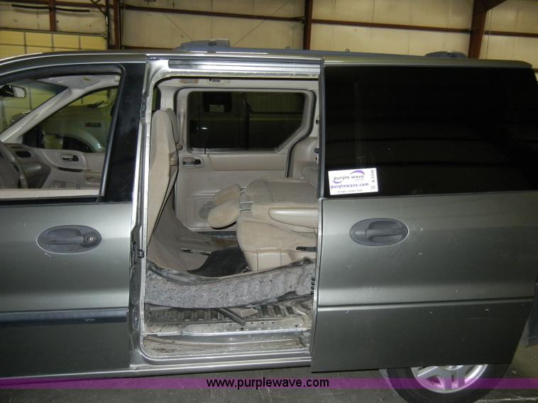 image for item A3338 2000 Ford Windstar LX mini van