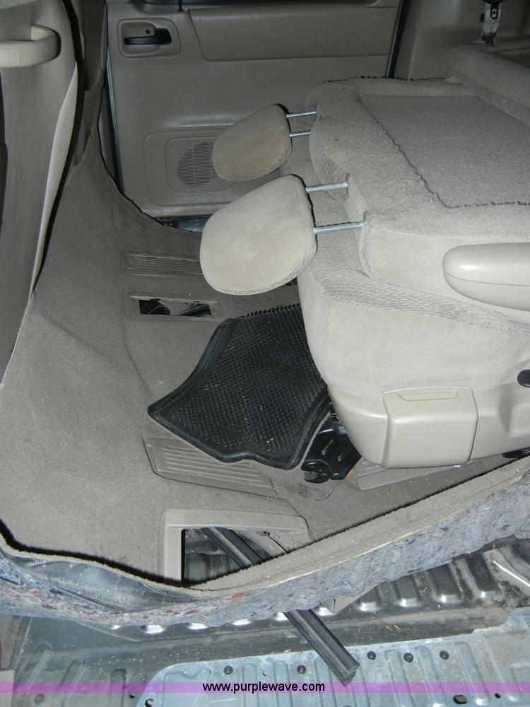 image for item A3338 2000 Ford Windstar LX mini van