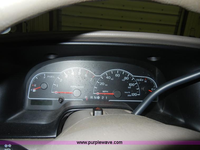 image for item A3338 2000 Ford Windstar LX mini van