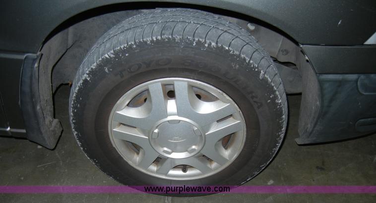 image for item A3338 2000 Ford Windstar LX mini van