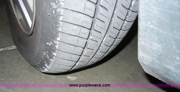 image for item A3338 2000 Ford Windstar LX mini van