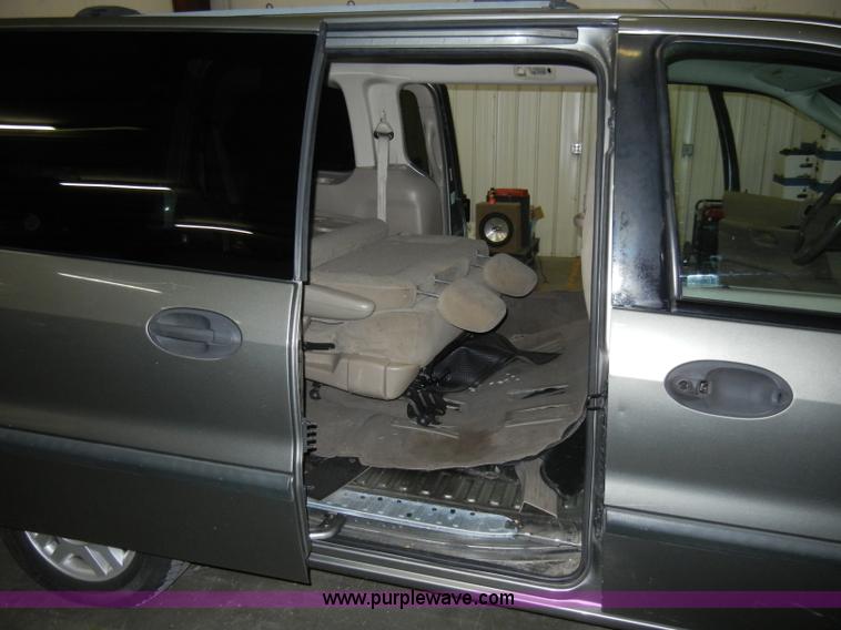 image for item A3338 2000 Ford Windstar LX mini van