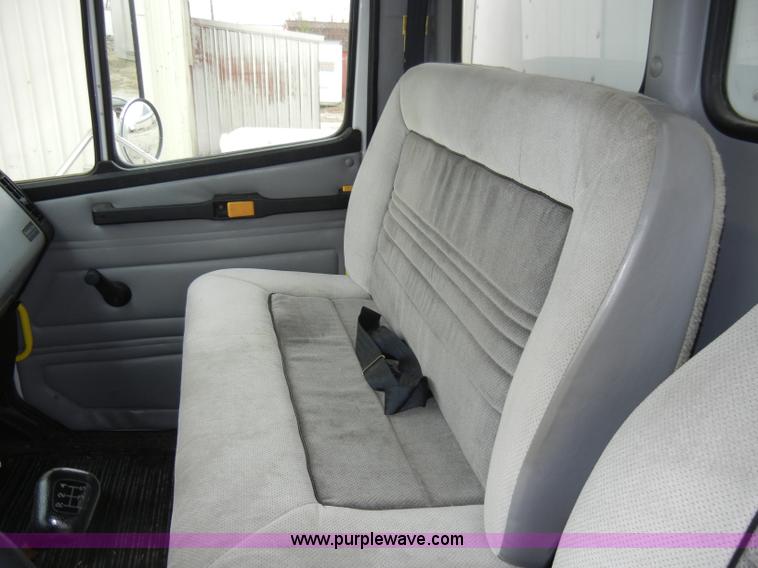 image for item A3323 2000 Freightliner FL70 box truck