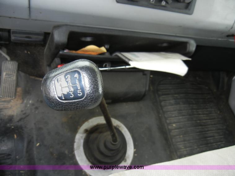 image for item A3323 2000 Freightliner FL70 box truck