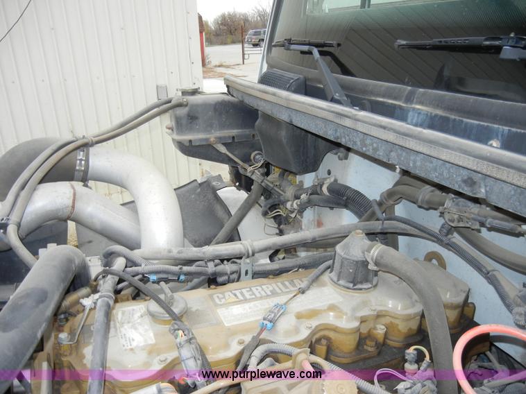 image for item A3323 2000 Freightliner FL70 box truck