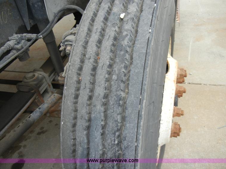 image for item A3323 2000 Freightliner FL70 box truck