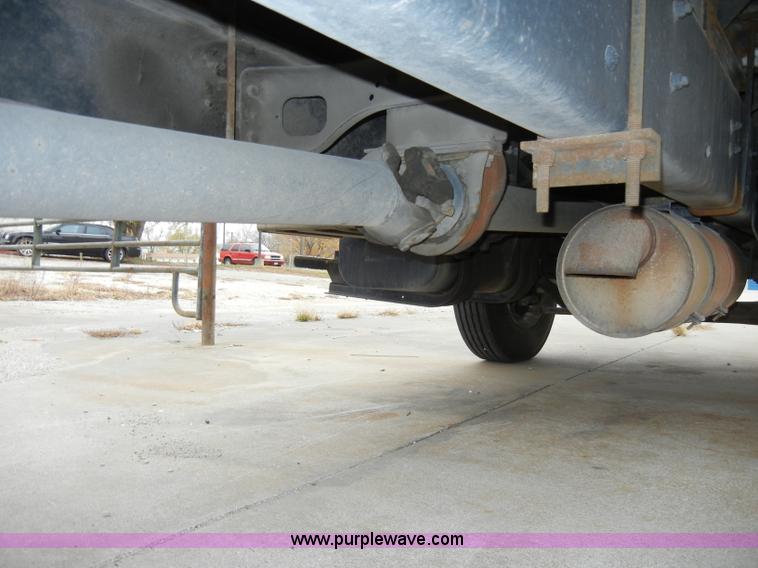 image for item A3323 2000 Freightliner FL70 box truck