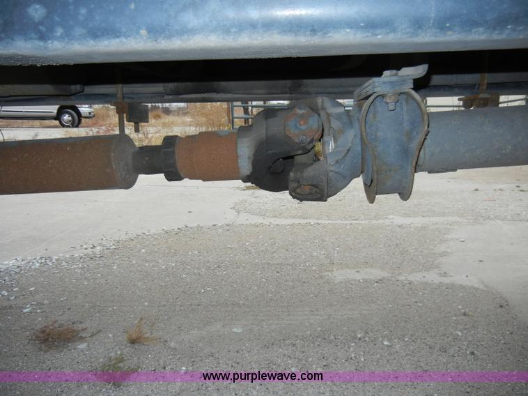 image for item A3323 2000 Freightliner FL70 box truck